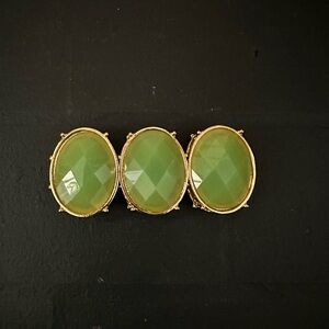 Elegant Green and Gold Oval Bracelet